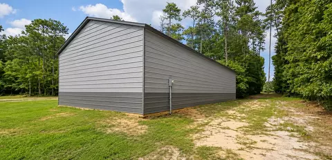 Exterior - 1083 Copperhead Rd, Manning, SC 29102 photo 5 of 9