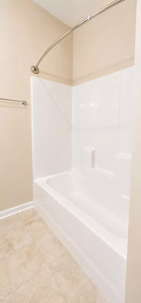 Bath - 1083 Copperhead Rd, Manning, SC 29102 photo 3 of 3
