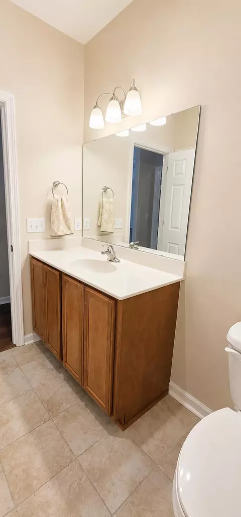 Bath - 1083 Copperhead Rd, Manning, SC 29102 photo 2 of 3