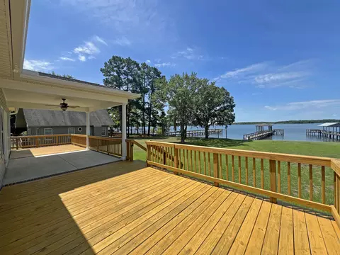 Exterior - 1083 Copperhead Rd, Manning, SC 29102 photo 8 of 9