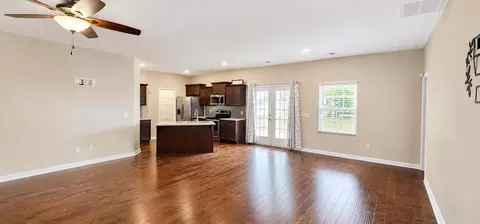 Living - 1083 Copperhead Rd, Manning, SC 29102 photo 3 of 4