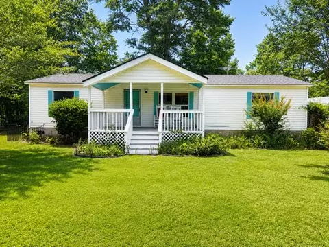 1075 Mockingbird Ln, Manning, SC 29102