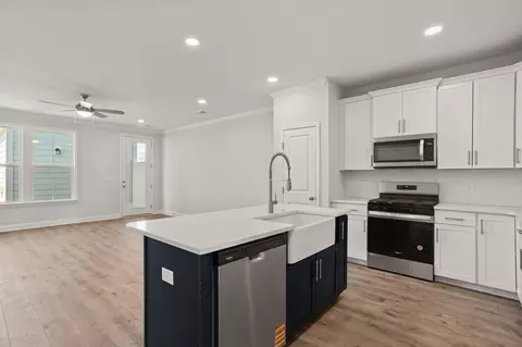 220 Lake Greenwood Blvd, Greenwood, SC 29649