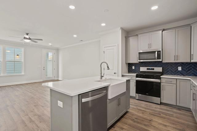 230 Lake Greenwood Blvd, Greenwood, SC 29649