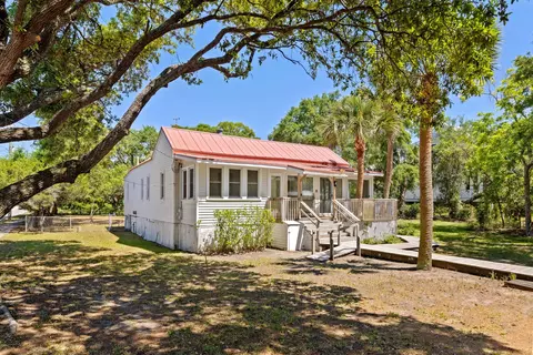 2250 Myrtle Ave, Sullivans Island, SC 29482