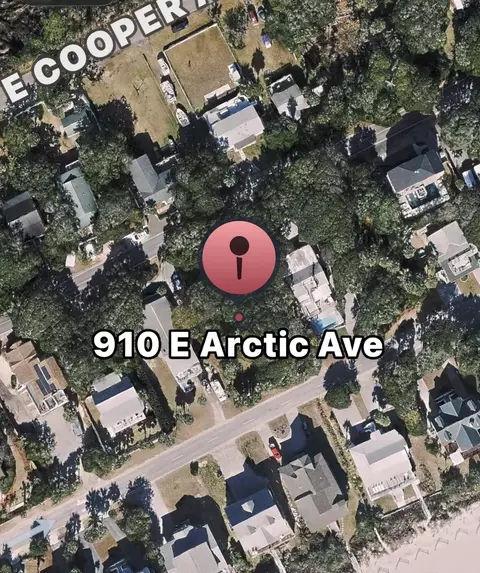 910 E Arctic Ave, Folly Beach, SC 29439