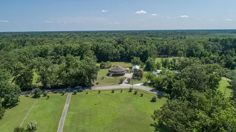 395 Summerset Ln, Summerville, SC 29483