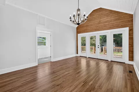 Living - 1209 Prince St, Georgetown, SC 29440 photo 4 of 6