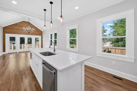 Kitchen - 1209 Prince St, Georgetown, SC 29440 photo 2 of 4