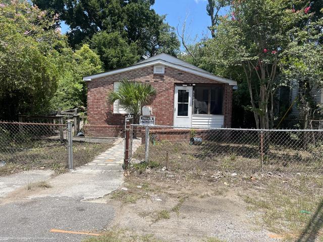 3104 Accabee Rd, North Charleston, SC 29405