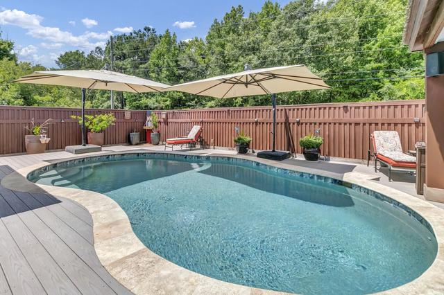 1202 Catbird Ct, Hanahan, SC 29410
