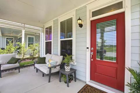 589 Blueway Ave, Summerville, SC 29486