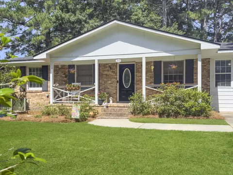 212 Forest Cir, Summerville, SC 29483
