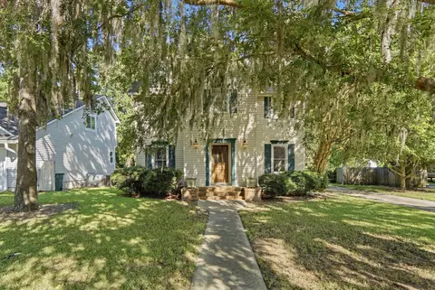 36 Manor Blvd, Hanahan, SC 29410