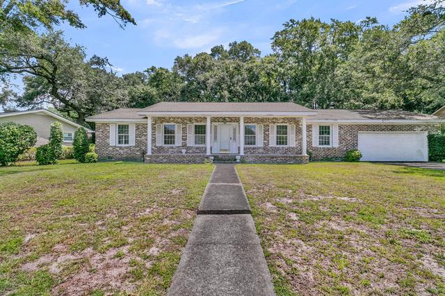 1351 Winchester Dr, Charleston, SC 29407