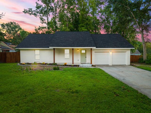 106 Glebe Rd, Summerville, SC 29485