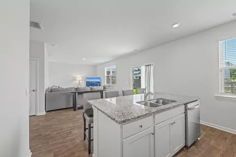 Kitchen - 413 Cedarview Rd, Summerville, SC 29486 photo 4 of 4
