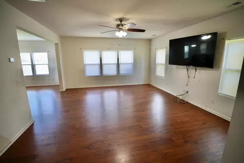Living - 407 Thoroughbred Dr, Moncks Corner, SC 29461 photo 4 of 5
