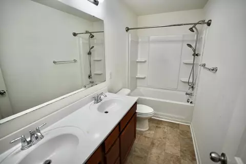 Bath - 407 Thoroughbred Dr, Moncks Corner, SC 29461 photo 5 of 5