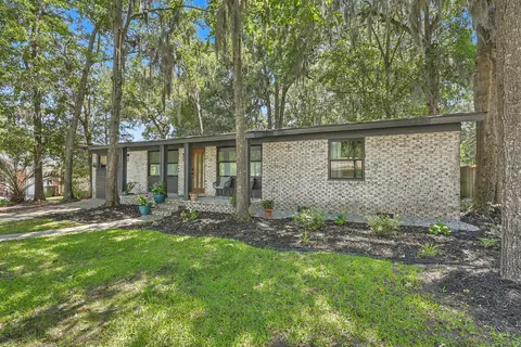 1203 Valley Dr, Hanahan, SC 29410
