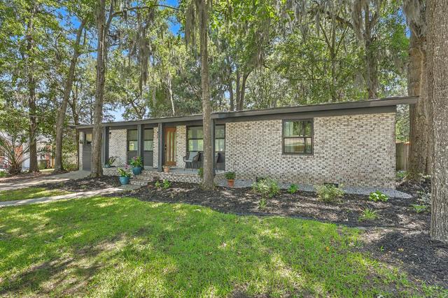 1203 Valley Dr, Hanahan, SC 29410