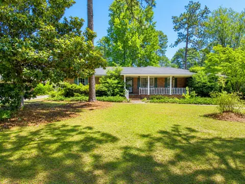 2112 W Carolina Ave, Hartsville, SC 29550