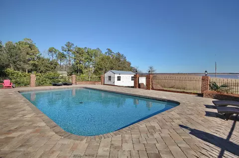 Exterior - 2425 S Bay St, Georgetown, SC 29440 photo 10 of 11