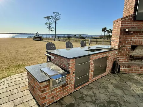Kitchen - 2425 S Bay St, Georgetown, SC 29440 photo 9 of 9