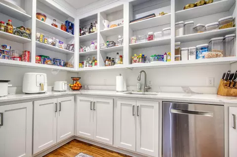 Kitchen - 2425 S Bay St, Georgetown, SC 29440 photo 3 of 9