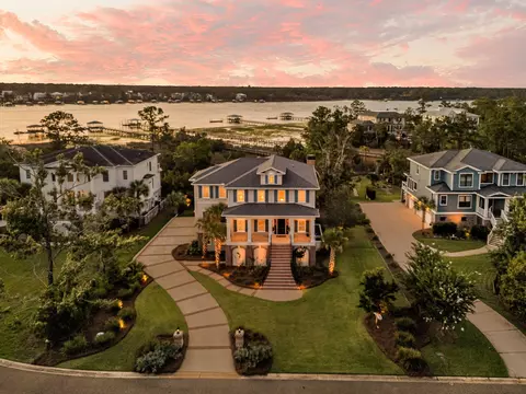 1716 Bowline Dr, Mount Pleasant, SC 29466