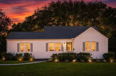 318 Lamont Rd, Charleston, SC 29407