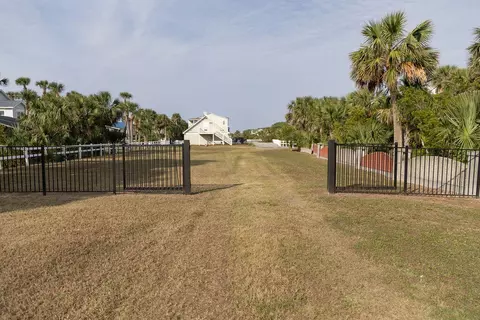 126 Jungle Rd # -B, Edisto Island, SC 29438