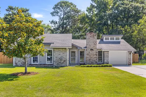 1304 Hampton Dr, Summerville, SC 29486