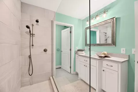 Bath - 287 Santee Dr, Santee, SC 29142 photo 6 of 8
