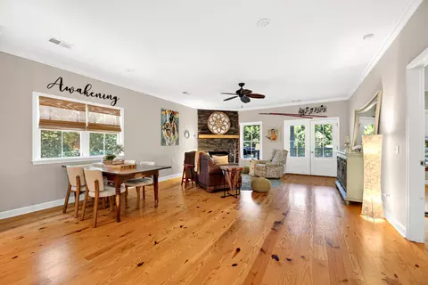 Living - 287 Santee Dr, Santee, SC 29142 photo 2 of 5