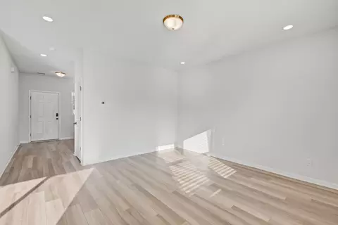 Living - 705 Mcroy St, Moncks Corner, SC 29461 photo 2 of 4