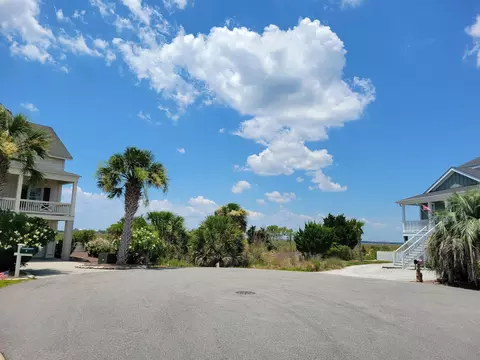 12 Windjammer Ct, Saint Helena Island, SC 29920