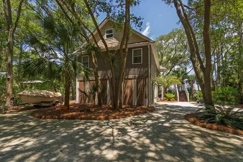 8840 Marsh Aire Ln, Edisto Island, SC 29438