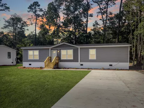 6152 Smith Rd, Ravenel, SC 29470
