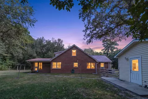 9322 Old State Rd, Holly Hill, SC 29059