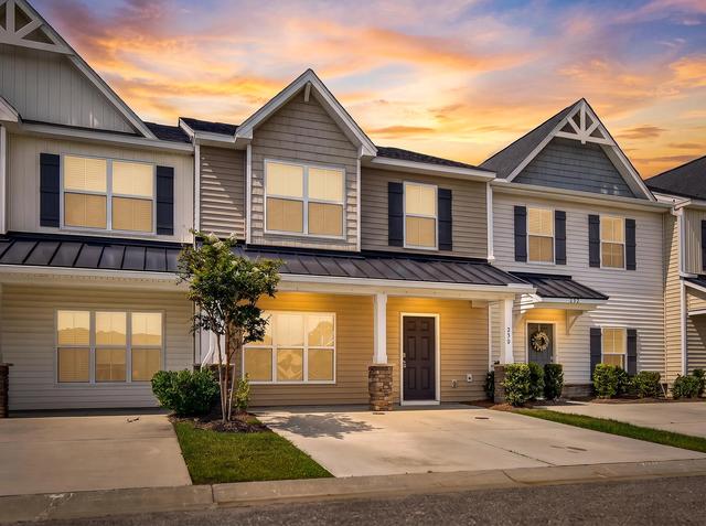 230 Swallowtail Ln, Goose Creek, SC 29445