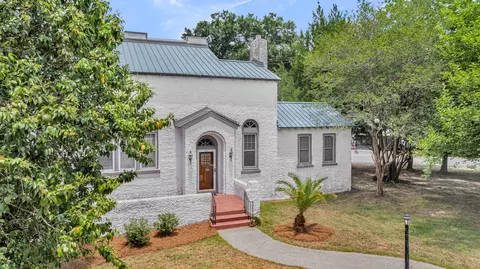 2062 Wappoo Dr, Charleston, SC 29412