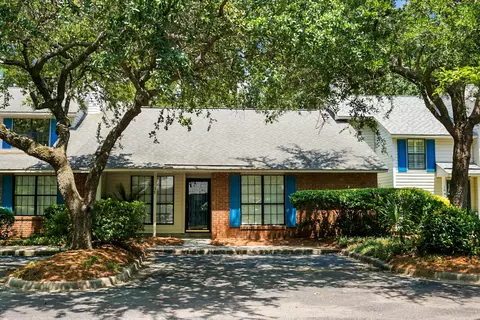 17 Indigo Ln, Goose Creek, SC 29445