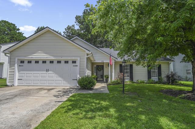 202 Challis Ct, Goose Creek, SC 29445