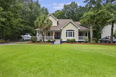 1005 Island Crossing Dr, Hanahan, SC 29410