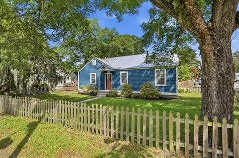 1225 Yeamans Hall Rd, Hanahan, SC 29410