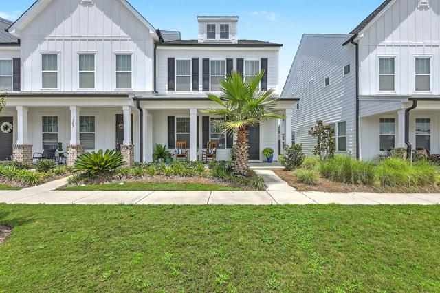 109 Summer Tanager Dr, Ravenel, SC 29470