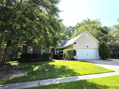 108 N Pembroke Dr, Goose Creek, SC 29445