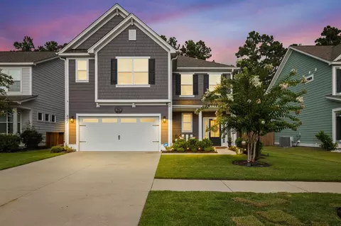 427 Whispering Breeze Ln, Summerville, SC 29486