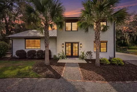 678 Edmonds Dr, Charleston, SC 29412